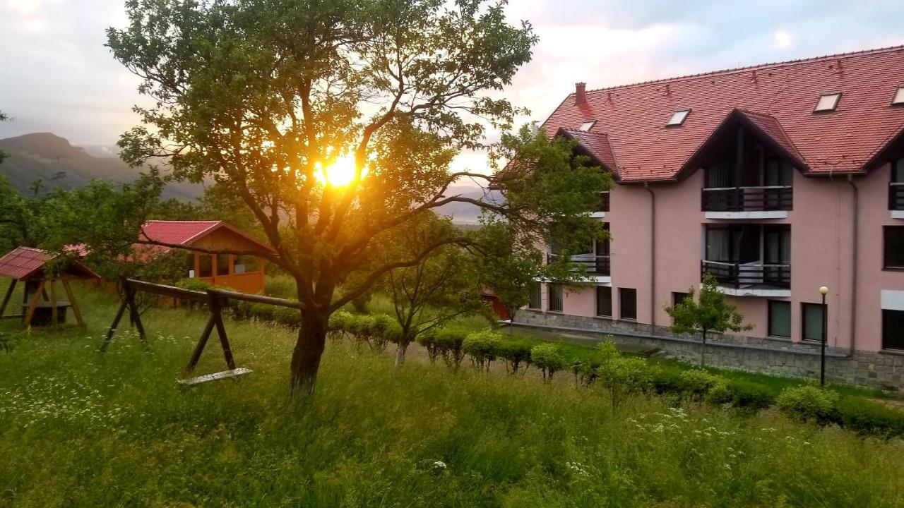Hotel Sofia Бран Екстер'єр фото
